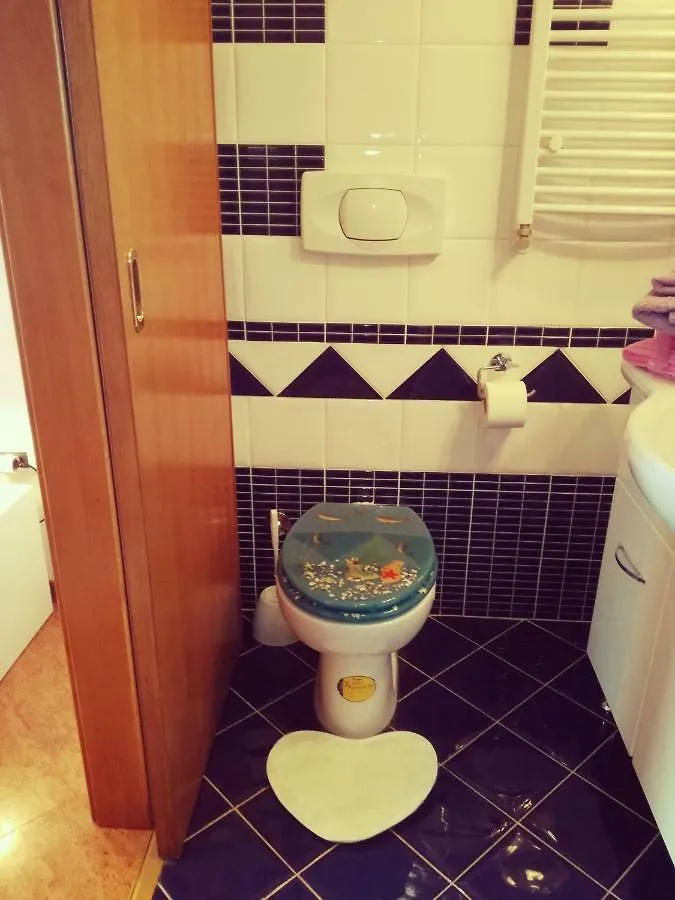 Affittacamere Room Kris With Private Entrance & Private Bathroom Vilanija
